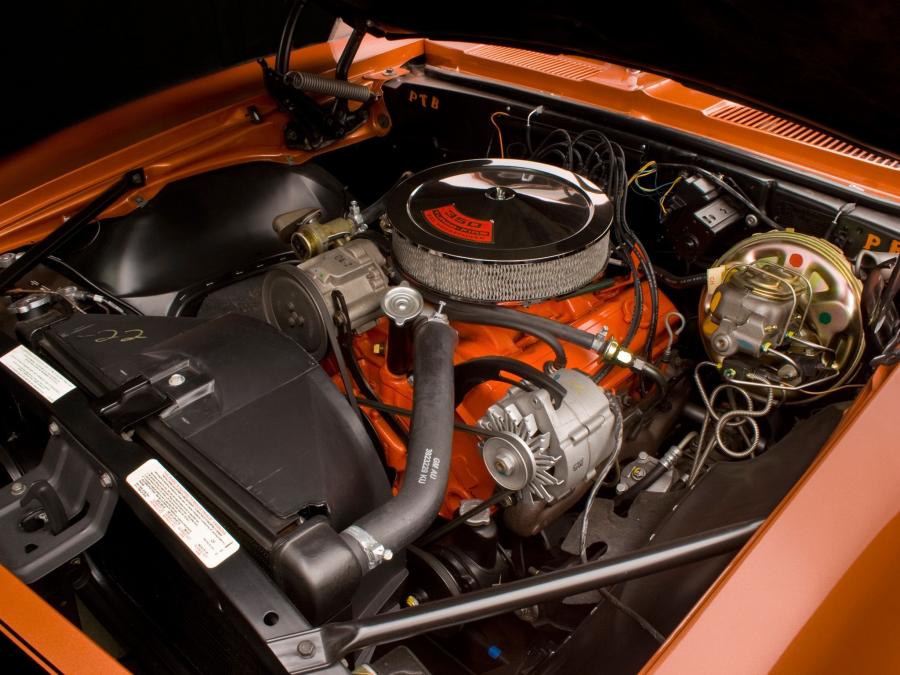 Моторный отсек Chevrolet Camaro SS 350 1968 года  (фото 6 из 7)